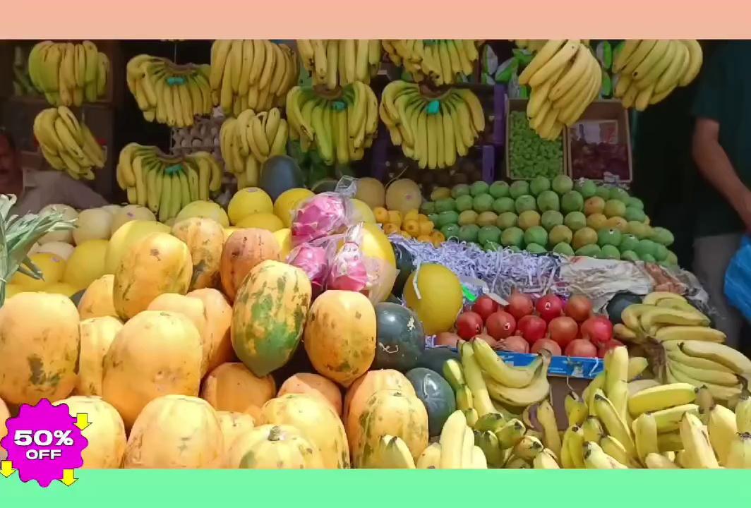 Pakeeza fruit shop men market kakapura Pulwama owner Mehraj Ahmed. Right cost or right product right time right quality the number of fruit shop fresh fruit now you can go big opportunity and big sale Dhamaka Dar offer