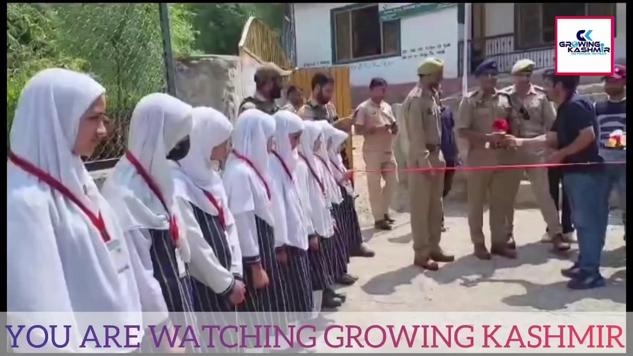 UNDER THE THEME “EK PAED SHAHEDOUN KE NAAM” J&K POLICE DISTRICT GANDERBAL ORGANISED PLANTATION DRIVE IN SUB-DIVISION KANGAN TO COMMEMORATE POLICE MARTYRS.