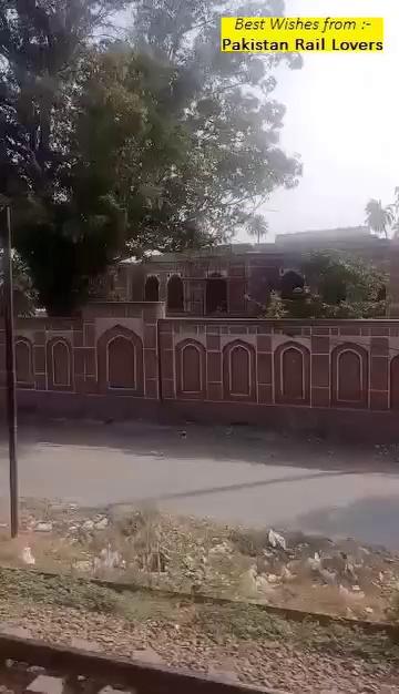 40 Down Jaffar Express running near Shahdara Bagh junction, on 29-06-2024. Video from رانا ساجد