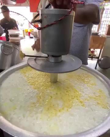 Bulk making of Rabri wali Lassi in Indore