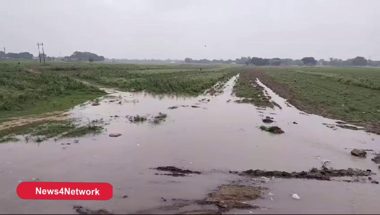 दानापुर दियारा के निचले इलाके में गंगा के पानी का रिसाव शुरू