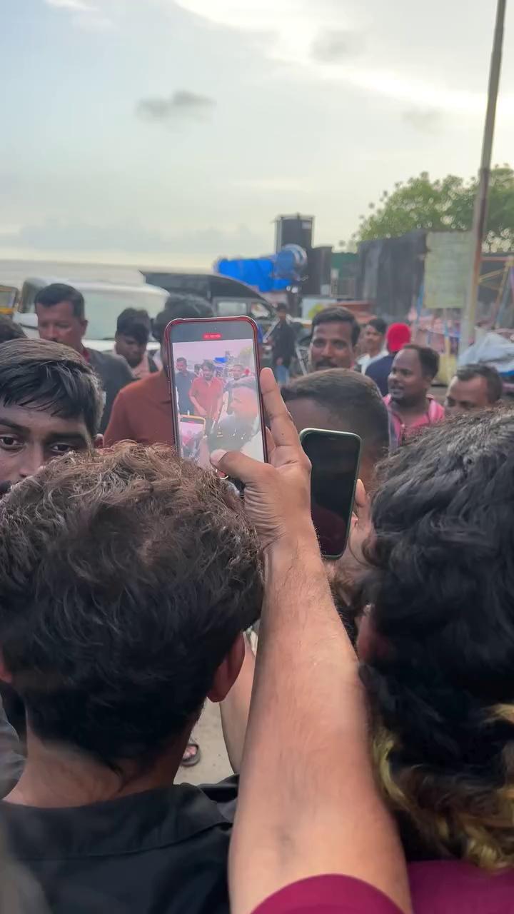 Nagarjuna gets clicked at Juhu beach in Mumbai