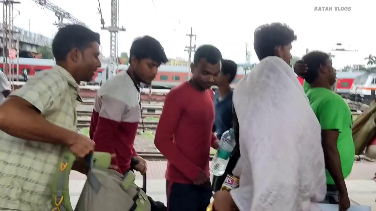 मात्र 200 रूपए में हावड़ा से बक्सर का सफर । Amritsar Mail | 13005 | Ratan vlogs