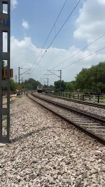 पवन एक्सप्रेस-सुपर फ़ास्ट एक्सप्रेस
Jyg Ltt Exp - 11062, JYG (जयनगर) से LTT (लोकमान्य तिलक टर्मिनस) तक सप्ताह में 7 दिन चलती है। यह जयनगर से लोकमान्य तिलक टर्मिनस तक चलने वाली प्रमुख ट्रेन है और 1948 किमी. की दूरी तय करती है।