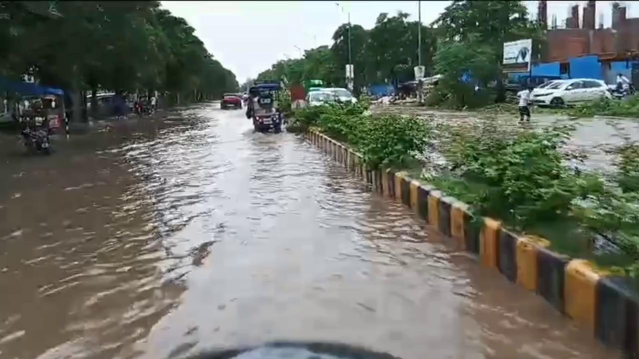 हरियाणा में झमाझम बारिश, होण्डा सिटी सेंटर मेट्रो के बाय पास सड़क बना तालाब #barish #hariyana अप्पन न्यूज highlight Shauryars BNN Benipatti D K Yadav