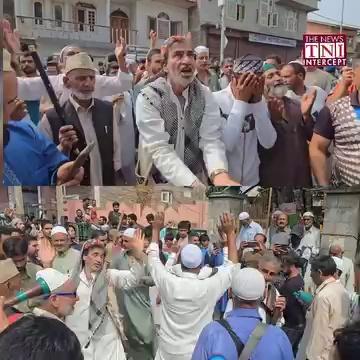 Dry weather: People of Chadoora join the centuries- old rally Chadoora to Chrari Sharief Shrine of Sheikh ul Aalam(RA)to offer prayers at his shrine to seek forgiveness from Almighty and offer supplications for the improvement in the erratic weather conditions in the Kashmir valley.