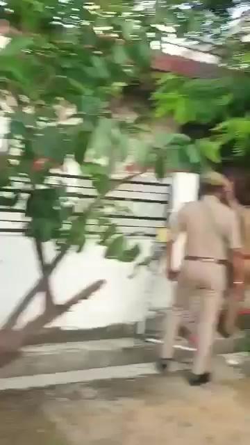 पुलिस और बदमाशों के बीच मुकाबला , लाइव वीडियो हुई वायरल , उत्तर प्रदेश के लखनऊ का है वीडियो ll P7 News ll