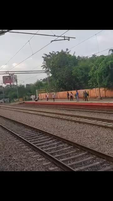 Jaipur- Hisar Express crossing ...