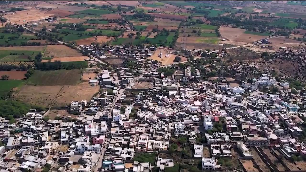 सुनील कुमार बिहार के रहने वाले हैं। वो बचपन में ही पोलियो के शिकार हो गए थे जिसके कारण वो ठीक से चल फिर पाने में असमर्थ हैं। वो आगामी 31 अगस्त और 1 सितंबर 2024 को नारायण सेवा संस्थान, उदयपुर में आयोजित होने जा रहे दिव्यांग विवाह समारोह में प्रिया कुमारी के साथ परिणय सूत्र में बंधने जा रहे हैं। प्रिया कुमारी सकलांग हैं और गृह कार्य में पूरी तरह से दक्ष हैं। प्रिया आत्मनिर्भर हैं; वो सिलाई का काम करती हैं। आप सभी इस जोड़े को आशीर्वाद देने के लिए दिव्यांग विवाह में जरूर पधारें।