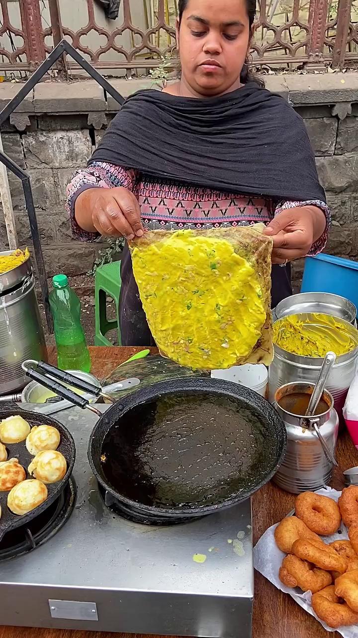 Morning Breakfast Fire Thalipeeth of Kolhapur