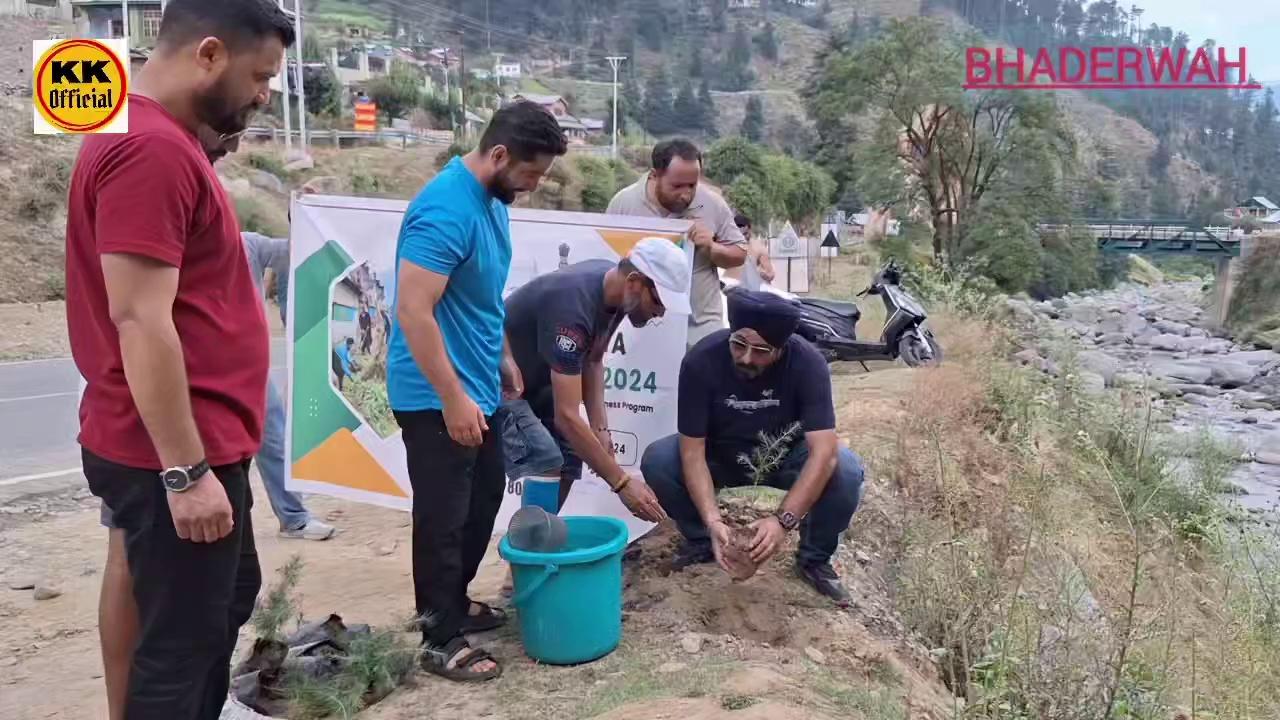 "Honoring Heroes and Mothers: Pollution Control Board and Bhaderwah Hotel Association Join Hands to Plant Trees Under 'Ek Paid Shaheedon Ke Naam' and 'Ek Paid Maa Ke Naam' Initiative."