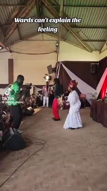Mama Jabidii hata hajaacha tumuite upcoming artist kidogo
. Ameingia tu kwa uwanja kama ashakua Big thing bana. Miel matin indeed
.