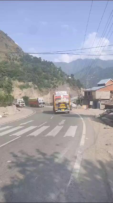 #nh_44_up_date UP HMV'S plying smoothly #Ramsoo area towards Banihal...