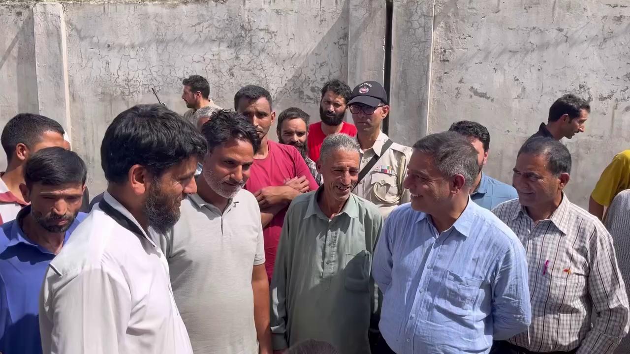 Joint visit of DDC Chairman Budgam and Deputy Commissioner Budgam to Aripanthan and Charangam villages of Beerwah assembly constituency.