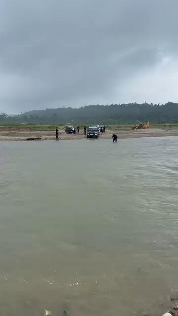 River Crossing Mahindra Offroad