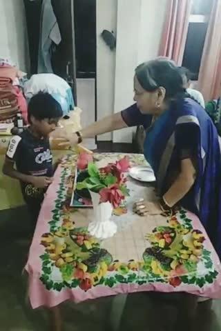 मेरा छोटा बेटा श्रीमन राज अपने जन्मदिन पर धर-परिवार में केक काटा और समृद्धशाली जन्मदिन मनाया। Happy Birthday Shrimann Raj. 26.07.2024.