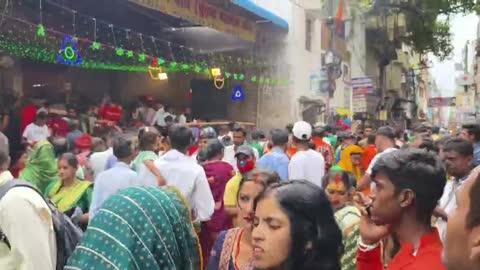 सावन के शिवरात्रि पर हर शहर के महादेव रोड स्थित बुढ़वा महादेव मंदिर सहित भोजपुर जिले के कई मंदिरों में भक्तों ने जलाभिषेक किया। वही समाजसेवी संतोष कुमार पांडे और वार्ड पार्षद राखी कुमारी ने क्या कहा सुनते हैं।