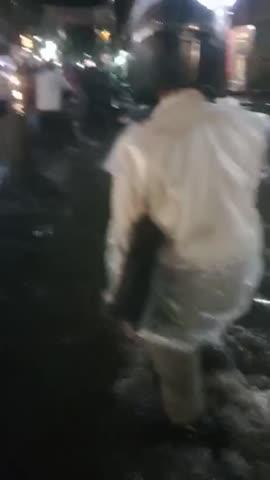 SANGAM VIHAR, NEW DEHLI 
baarish hone ke karan paani bhara kamar tak