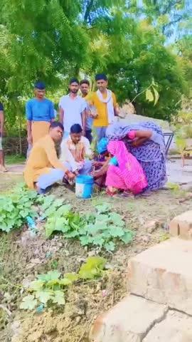 भाजपा नेता जिला उपाध्यक्ष अतुल सिंह रावत ने विकास खण्ड त्रिवेदीगंज के ग्राम पंचायत खेमीपुर ग्राम प्रधान ओमप्रकाश रावत के नेतृत्व में वीरांगना उदादेवी पासी अमृत सरोवर में वृक्षारोपण किया