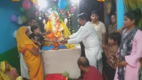 एटा के   ETA Ke Mohalla bangaon mein bade hi Harsh aur Ullas ke sath Ganesh Chaturthi ke uplaksh mein Ganesh Ji ko sthapit kiya Gaya