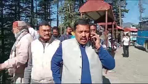 उत्तराखंड :लोहाघाट विधायक खुशाल सिंह अधिकारी ने परिवहन निगम के लोहाघाट डिपो की व्यवस्थाओं से छेड़खानी करने पर जताई नाराजगी मंडलीय प्रबंधक को फोन पर व्यवस्था से छेड़खानी ना करने के दिए निर्देश