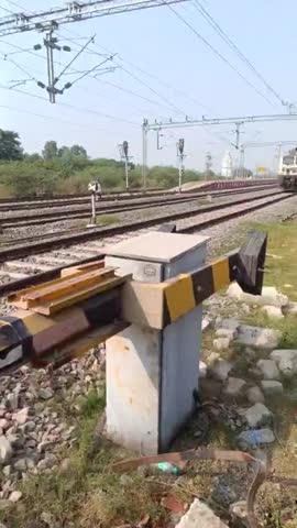 kundanganj railway crossing johwa sharki harchandpur kundanganj Raebareli