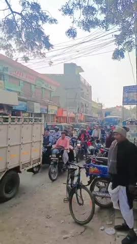 barharia jamo road par aaye din log pareshaan rahte hai