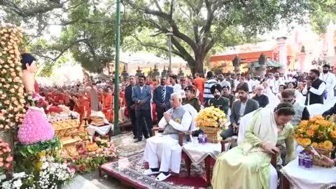 Videos of HE Bihar Governor prayer at Mahabodhi temple.