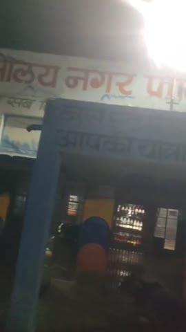 बेतुल जिला कि सारणी नगर पालिका में बस स्टैंड पर बने यात्री रैन बसेरा पर चोकीदार कि दबंगई रात्री में खुद रैन बसेरा मे अंदर से ताला लगाकर सो जाता हे यात्रियों को नहीं सोने देता