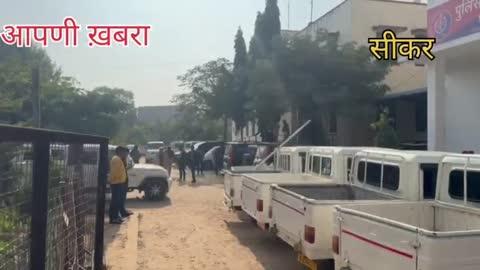 सीकर सदर थाना पुलिस ने अवैध तरीके से वाहनों पर लगा रखे गाटर काली फ़िल्म जैसे चीजो को लेकर कर रहे है कार्यवाही