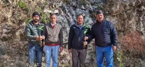 संयुक्त कर्मचारी महासंघ कुमाऊं गढ़वाल मंडल विकास निगम के प्रांतीय आवाहन पर नियमितीकरण नियमावली कट ऑफ डेट 2024 शीघ्र जारी करने को लेकर पर्यावरण संरक्षण आंदोलन
प्रिंट मीडिया, शैल ग्लोबल टाइम्स/ हिंदुस्तान ग्लोबल टाइम्स/संपादक उत्तराखंड राज्य आंदोलनकारी, अवतार सिंह बिष्ट रुद्रपुर, (उत्तराखंड)
https://hindustanglobaltimes.com/news/joint-employees-federation-on-the-provincial-appeal-of-kumaon-garhwal-mandal-vikas-nigam/