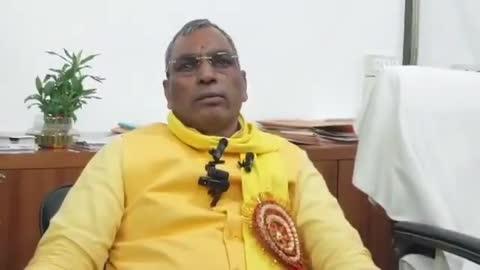 गाजीपुर में ओमप्रकाश राजभर ने ठेकेदारों से कमीशन लेने की बात पर गाली-गलौज की। ठेकेदारों को संबोधित करते हुए उन्होंने अभद्र भाषा का इस्तेमाल किया