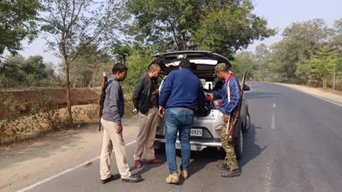 सड़क सुरक्षा को लेकर चांदन थाना पुलिस द्वारा ऑनलाइन वाहन जांच अभियान किया तेज।
तेज रफ्तार वाहन चलाना पड़ेगा महंगा।