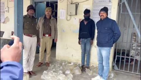 सुगौली पुलिस ने मेहवा में छापेमारी कर एक कारोबारी को 173 लीटर देशी चुलाई शराब के साथ किया गिरफ्तार,भेजा जेल।