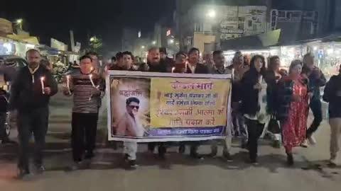 *जगदलपुर में पत्रकारों ने कैंडल मार्च निकाल कर बीजापुर के दबंग पत्रकार स्वर्गीय चंद्राकर को दी गई श्रद्धांजलि*