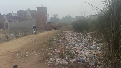 share Mein patiyali Gate se Aage Sadak se Goswami Nagar ke liye Jo Rasta de ja raha hai use per bahut Teji se Karya shuru ho gaya hai