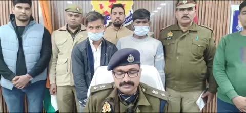 ककोर मुख्यालय पर पुलिस अधीक्षक अभिजीत आर शंकर ने चोरी की घटना का खुलासा किया। उन्होंने बताया दिबियापुर पुलिस द्वारा दो चोरों को गिरफ्तार किया गया है। उनके पास से 7 लाख के जेवर बरामद हुए हैं। एक अभियुक्त पर सात मुकदमे दर्ज हैं एवं दूसरे अभियुक्त की जानकारी की जा रही है। बताया कि घटना का खुलासा करने वाली टीम को 15000 का पुरस्कार दिया गया है।