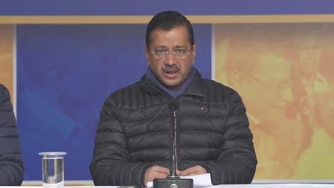 दिल्ली के पूर्व मुख्यमंत्री अरविंद केजरीवाल ने उठाया जाट आरक्षण का मुद्दा।
उन्होंने बताया कि केंद्र की बीजेपी सरकार दिल्ली के जाट समाज के साथ अन्याय कर रही है। इससे पहले अरविंद केजरीवाल और उनकी पार्टी के नेताओं ने समाज के लोगो से बात की और उन्होंने जाट आरक्षण के बारे में इनको अच्छे से समझाया।
माननीय प्रधानमंत्री नरेंद्र मोदी और गृहमंत्री अमित शाह  व बीजेपी सरकार ने बार-बार जाटों से वादा खिलाफी की है और अपने दिए गए भरोसे को बार-बार तोड़ा है। इससे जाट समाज में काफी रोष है। जिसको लेकर समाज के लोगो ने इनको तथ्यों सहित बताया। 
अरविंद केजरीवाल द्वारा का प्रधानमंत्री को पत्र लिखने और प्रेस कांफ्रेंस करके जाट आरक्षण की आवाज बुलंद करने के लिए दिल्ली प्रदेश की जाट समाज ने आभार व्यक्त किया