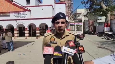 सुर्खियों में रहने वाला अधिकारी यह पुलिस अधिकारी लगातार सोशल मीडिया पर तहलका मचाते रहता है