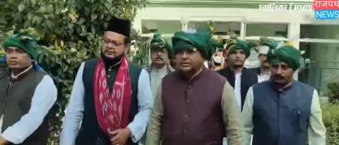 भाजपा अल्पसंख्यक मोर्चा राष्ट्रीय अध्यक्ष जमाल सिद्दीकी ने ग्वालियर में सूफी संवाद कार्यक्रम के हजरत ख्वाजा खानून साहिब (र.अ) की दरगाह पर संवाद किया,  साथी बताया कि मोदी सरकार दरगाहों को सूफी नुमाइंदों को पूरी सहायता देने के लिए योजनाएं चल रही है.... देखिए राजपथ न्यूज़ पर