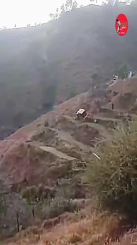 नोहराधार के ठठारना में पलटी जेसीबी , जान माल का कोई नुकसान नहीं
#kullutodaynews #himachalupdate #ATM #himachalkiawaaz #himachalpradesh #KTN #rampur #BreakingNews #shimla #kullu