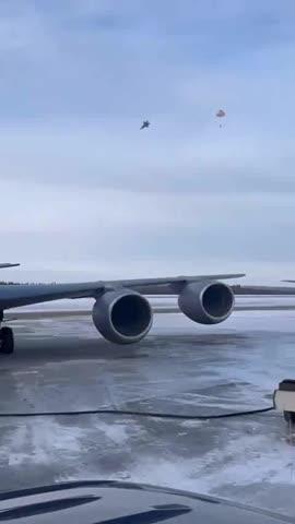 #TragicIncident #BreakingNews अमेरिका में US Airforce का फाइटर जेट विमान F-16 क्रैश: इस साल का यह आठवां क्रैश है...