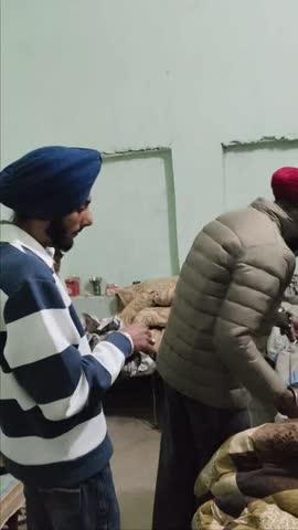 वृद्ध आश्रम अनूपगढ़ में रह रहे देवतुल्य वृद्धजनों के लिए नौजवानों ने भोजन सेवा करवाई आप भी कर सकते हैं।9672185366