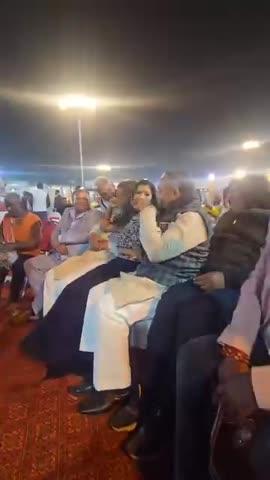 शराब की बोतल और डांसर के साथ समस्तीपुर के डिप्टी मेयर राम बालक पासवान का वीडियो वायरल?
#biharviralvideo #BiharNews #BiharPolice #StarsEverywhere