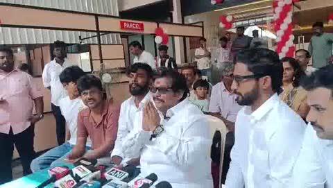 தூத்துக்குடியில் சேலம் RR பிரியாணி கடையின் திறப்பு விழாவில் அதன் நிறுவனர் தமிழ்ச்செல்வன் பத்திரிக்கையாளை சந்தித்து சிறப்பு பேட்டி அளித்தார்.