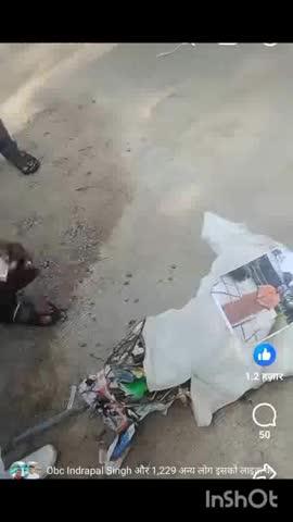 ग्वालियर का OBC पिछड़ा वर्ग दलित आदिवासियों के हक अधिकार आरक्षण विरोधी आनंद स्वरूप पंडित के पुतला में जूता मार के पुतला जलाया