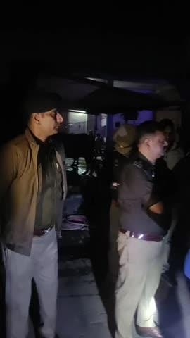 *लखनऊ में जमीनी विवाद में खून खराबा! जन्म से दृष्टिहीन की गोली मारकर हत्या*
*टाडखेड़ा गांव में सनसनी—भाई और भतीजे पर हत्या का आरोप*
*ननिहाल में घुसकर दृष्टिहीन को मारी गोली, मौके पर मौत*
*लाइसेंसी बंदूक से चली गोली—गांव में दहशत फैल गई*
*जमीनी विवाद बना जानलेवा! परिवार में खूनी संघर्ष*
*दुबग्गा थाना क्षेत्र में broad daylight मर्डर से हड़कंप*
*दृष्टिहीन की हत्या पर गांव में तनाव, पुलिस फोर्स तैनात*
*हत्या में इस्तेमाल हुई लाइसेंसी बंदूक—पुलिस कर रही जांच*
*वारदात के बाद आरोपी भाई-भतीजा फरार, तलाश जारी*
*दृष्टिहीन युवक की हत्या से परिवार में मातम—स्थानीयों में गुस्सा*
*मामा के घर पहुंचकर रिश्‍तेदारों ने बरसाईं गोलियां—सब हैरान*
*लखनऊ पुलिस ने शव पोस्टमॉर्टम के लिए भेजा, जांच तेज*
*जानकारी के बाद मौके पर पहुंचे डीपी पश्चिमी विश्वजीत श्रीवास्तव एवं एसीपी काकोरी शकील अहमद*
*मौके पर पहुंची पुलिस ने शव को कब्जे में लेकर पोस्टमार्टम के लिए भेजा* MAA ANANDI NEWS Reporter ANURAG DWIVEDI