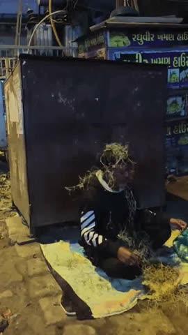 🧣 Warmth Donation Drive 2025 ❄️
गर्म कपड़े दान करें… किसी की ठंड भरी रात बचाएँ।
हम पहुँचाएँगे – गरीबों, मजदूरों, बेघर और बुजुर्गों तक।
आप दें – कंबल, स्वेटर, जैकेट, बच्चों–बड़ों के गर्म कपड़े।
दान कपड़ों का नहीं… गर्माहट का है।
📞 Juned Panchbhaya – 95379 28281
#नेकीकीदीवार #WarmthDrive