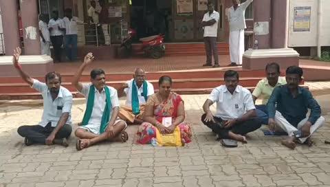 கோவில்பட்டி வருவாய் வட்டாட்சியர் அலுவலகத்திற்கு வந்த பொதுமக்கள் அளித்த சான்றிதழ் உங்களின் பார்வைக்கு