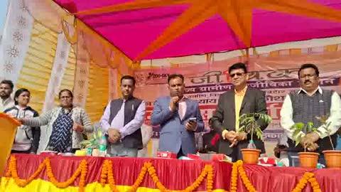 लखीसराय के रामगढ़ चौक में जीवित दीदी को बाल विवाह नशा मुक्ति को लेकर डीएम ने दिलाया शपथ।